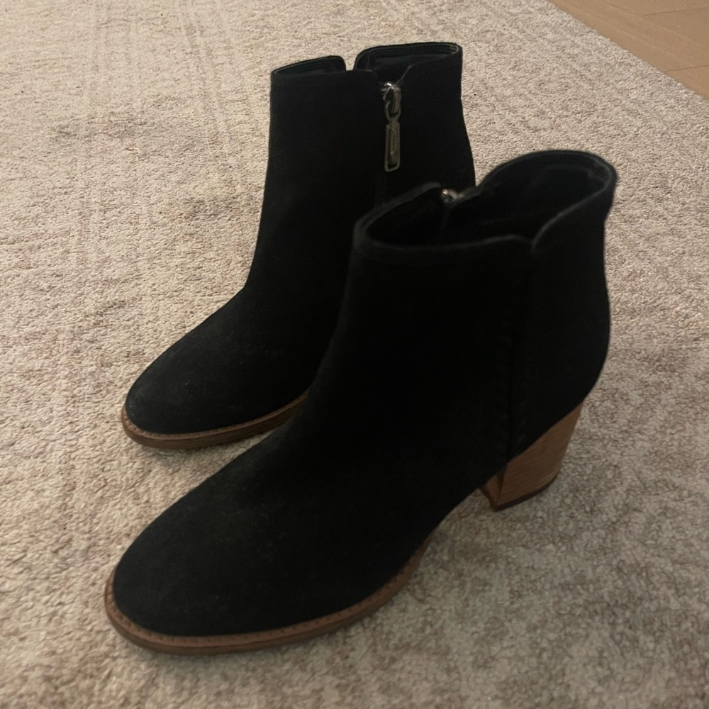 Blondo Black Waterproof Booties Women’s Size 9